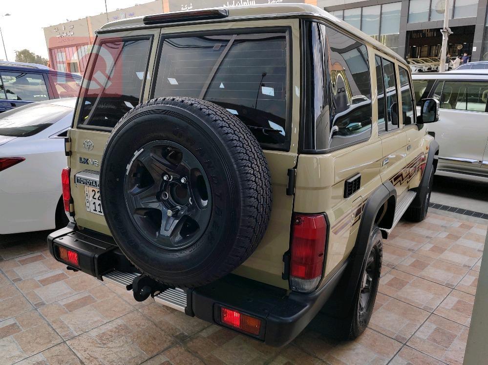 Toyota Land Cruiser 70